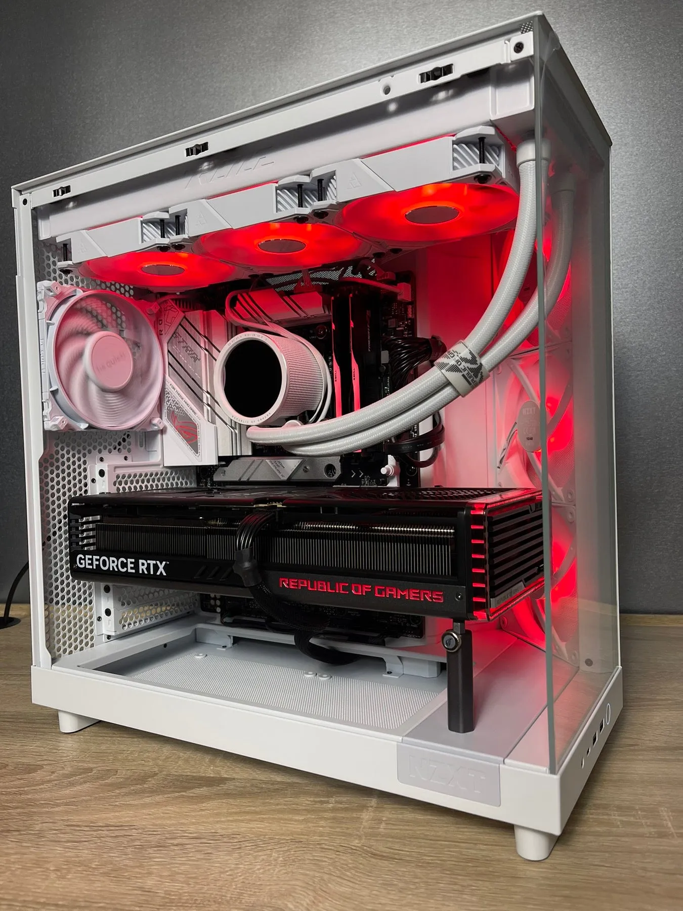 Custom Gaming PC/ i7-13700KF/ 32GB/ 1TB SSD NVMe/ RTX 4080 SUPER