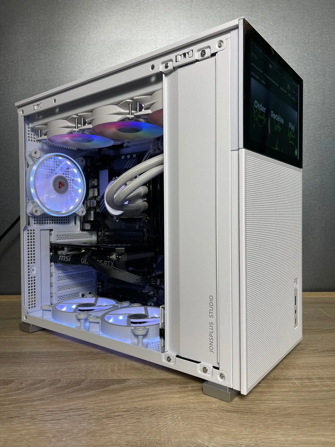 Custom Gaming PC/ Ryzen 7 7700X/ 32GB/ 1TB SSD NVMe/ RX 7800 XT