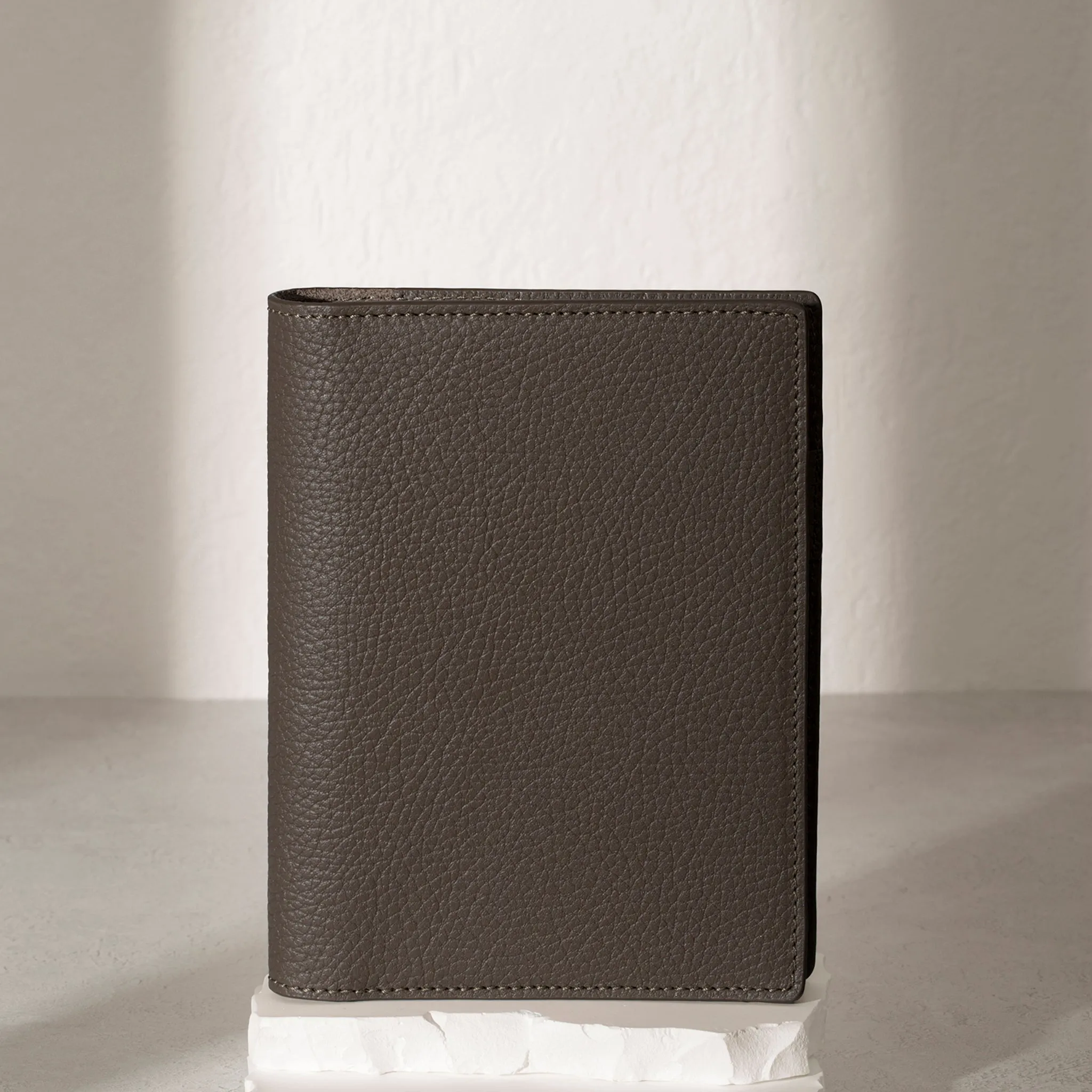 Heirloom Premium Leather Folio | CP Petite